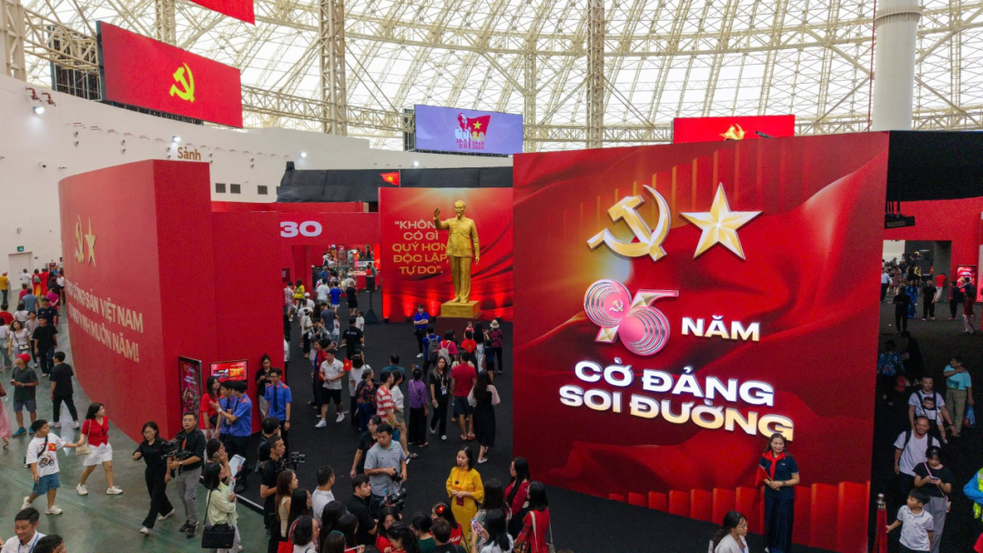 7163银河官网入口点亮越南国庆盛典，总面积4000㎡多块大屏闪耀成就展会！