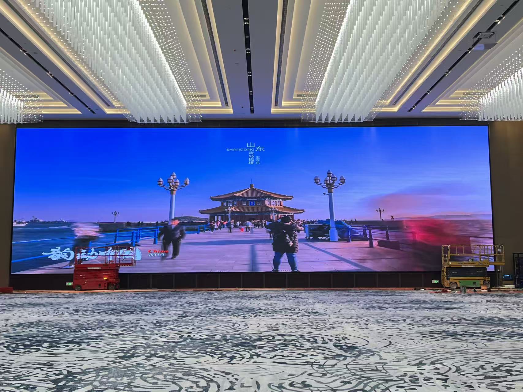 合肥振华国际秀场 P1.86 室内高清 LED 显示系统项目